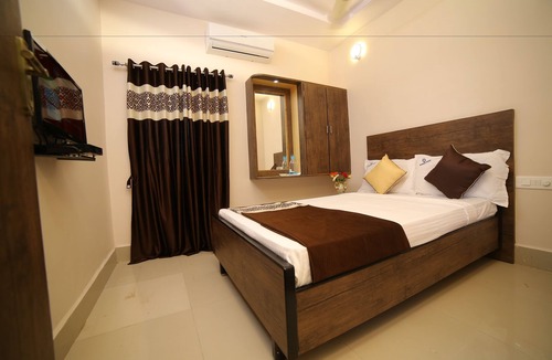 Nidadavolu Hotel | Hotel Bhavani Grand