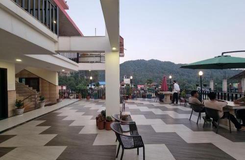 Banikhet Hotel | Hotel Biaspushp Dalhousie