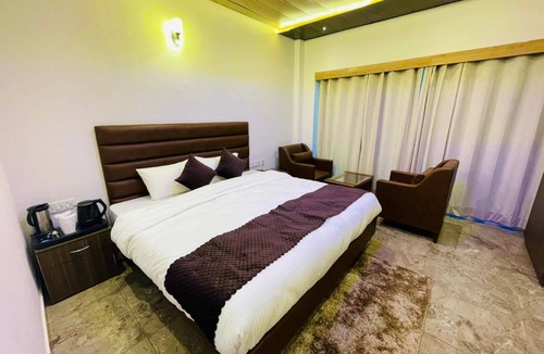 Shimla Hotel | Hotel Candle Wood Shimla
