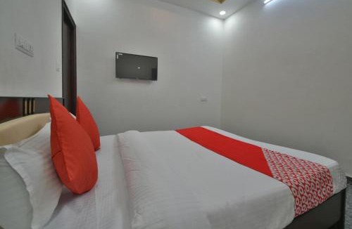 Central Area Hotel | HOTEL CLEAR SKY NEAR UDAIPUR CITY RAILWAY Station