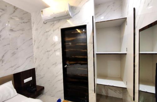 Malad East Hostel | Hotel Comfy Inn
