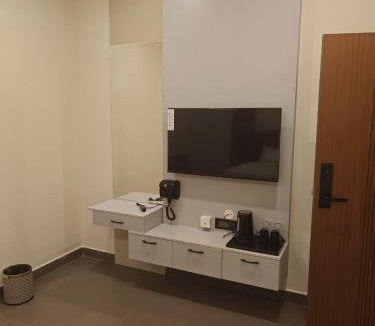 Kuvempu Nagara Hotel | Hotel Diyanvi