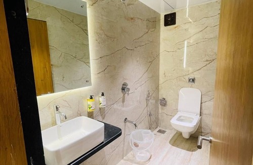 Sakinaka Hotel | HOTEL DOUBLE CROWN Mumbai AIRPORT T2