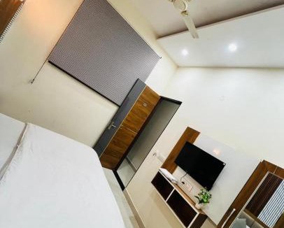 Zirakpur Hotel | HOTEL E LISTA - Premium Rooms With Super Hygiene By SKY Hotels & Homestays