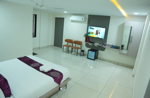 HITEC City Hotel | Hotel Flamount Hitech City