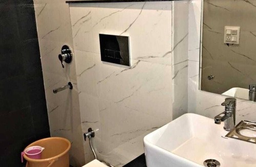 Zirakpur Hotel | Hotel Glass Inn