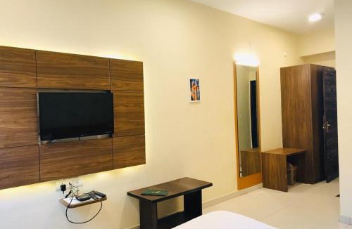 Raipur Hotel | Hotel Golden - I