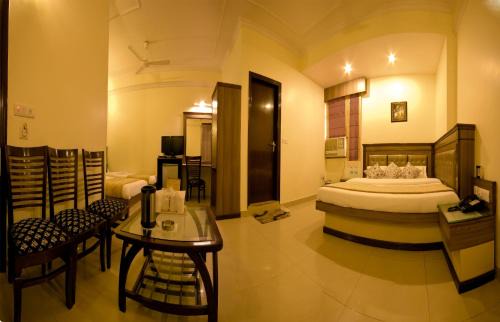 Karol Bagh Hotel | Hotel Grand Park Inn