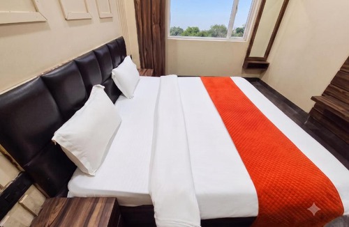 Vrindavan Hotel | Hotel Grand Sheela Near Prem Mandir, Vrindavan