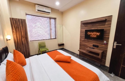 Vrindavan Hotel | Hotel Grand Sheela Near Prem Mandir, Vrindavan