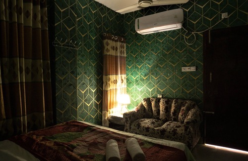Dhaka House | Hotel Green Garden - Double Room - Non AC