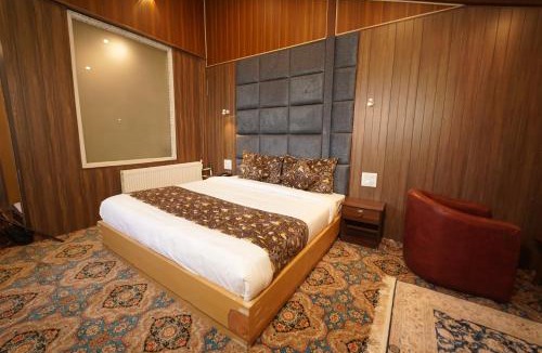 Srinagar Hotel | hotel gulmarg hills