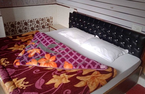 The Mall Hotel | Hotel Harbans Shimla