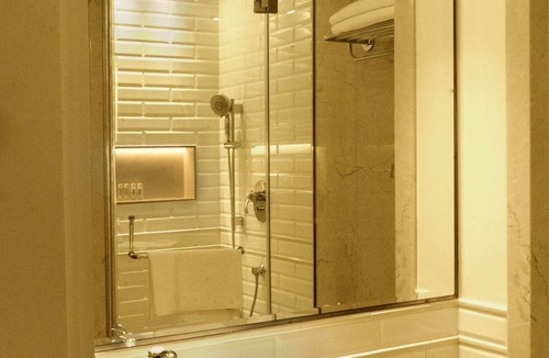 Wellington Pier Hotel | Hotel Harbour View