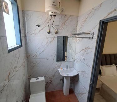 Zirakpur Hotel | Hotel Highland Grand