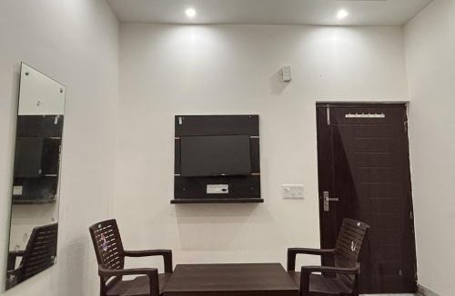 Indirapuram Hotel | Hotel Indirapuram Residency