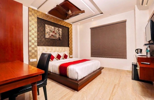 Dariyaganj Hotel | HOTEL ISHAAN RESIDENCY