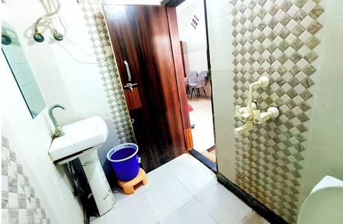 Vrindavan Hotel | Hotel Krishna Regency - near ISCKON