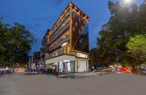 New Delhi House | Hotel Laffaire Select Near Rajori Metro