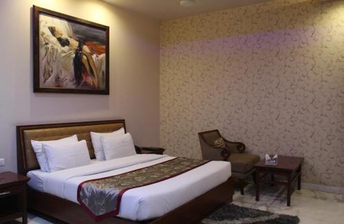 Karnal Hotel | Hotel Leela Grande
