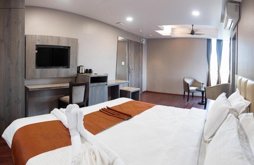 Sualkuchi Hotel | HOTEL LIVIN HUB