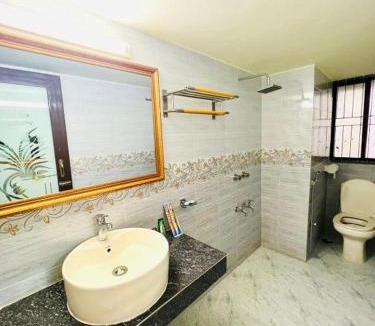 Uttara Hotel | Hotel Luxury Inn