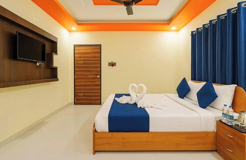 Faizabad Hotel | Hotel M-I-N-X Radhika Palace Ayodhya