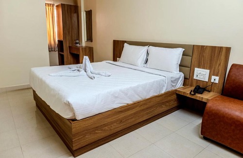 Pallavaram Hotel | Hotel M S Chola