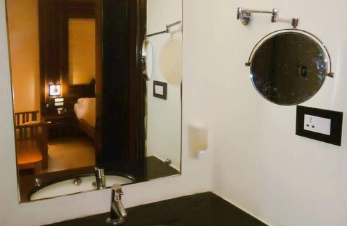 Manipal Hotel | Hotel Madhuvan Serai