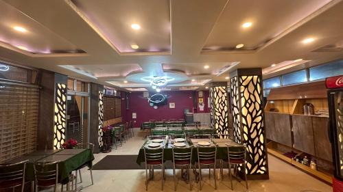 Darjeeling Hotel | Hotel Marvel International And Restaurant