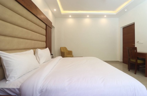 The Mall Road Hotel | Hotel Mussoorie Heights