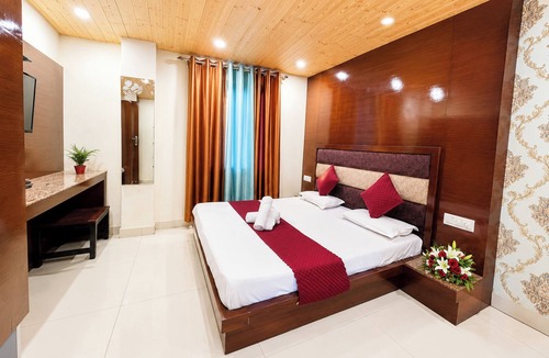 Banikhet Hotel | Hotel N.R stay Dalhousie