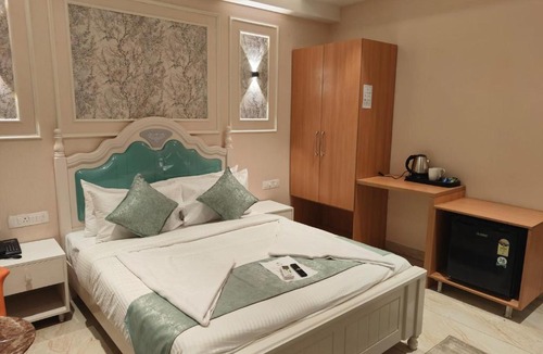 Madhapur Hotel | Hotel Narenn HITEC CITY