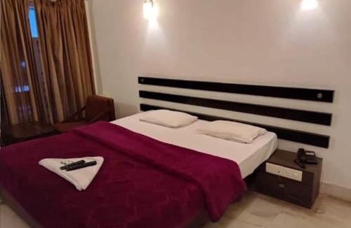 Hampankatta Cabin | Hotel Navaratna Palace
