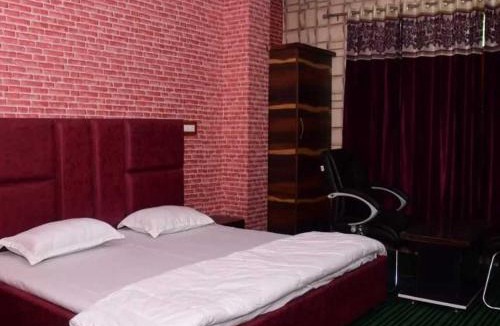 Srinagar Hotel | Hotel O by OYO Graceland