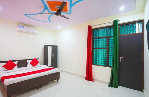 Gurugram Hotel | Hotel O KD Guest House