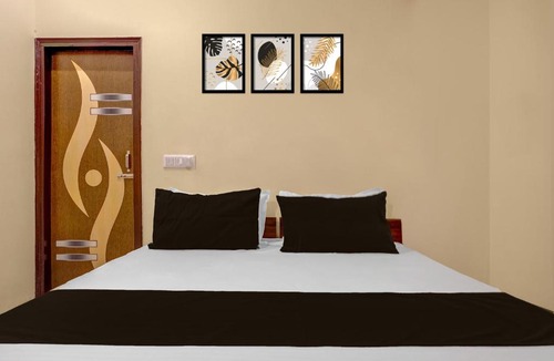 Delhi Hotel | Hotel O Paradise