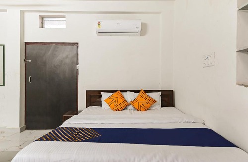 Sindhi Camp Hotel | Hotel O Tara Mahal