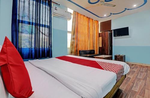 Gomti Nagar Hotel | Hotel O WHITE SWAN