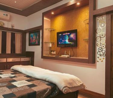 Jabalpur Hotel | Hotel PALM TREE Home Stay