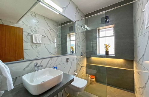Dadar East Hotel | Hotel Parklane