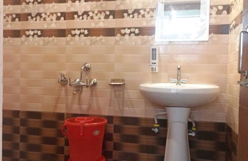 Kumarhatti Hotel | Hotel Pine View Villa