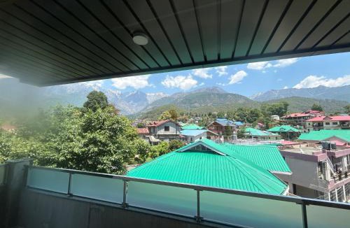 Palampur Hotel | Hotel Postcard