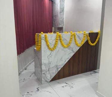 Ellis Bridge Hotel | Hotel Prayan In