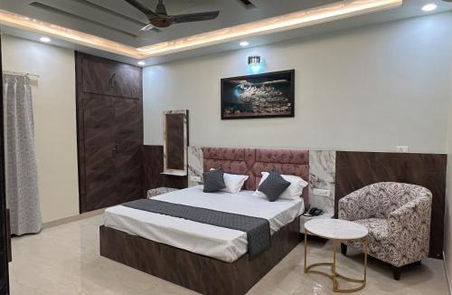 Jagatpura Hotel | Hotel Punit Palace