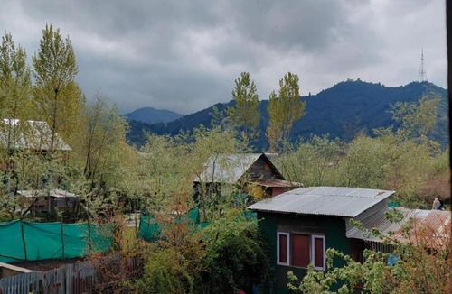 Srinagar House | Hotel Qazi Villa