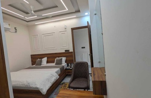 Faizabad Hotel | HOTEL R R TRIPATHI