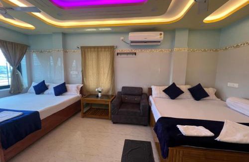 Mayapur Hotel | Hotel Raj