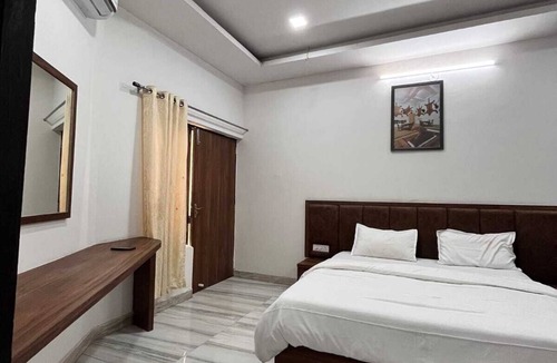 Uchiyarda Hotel | Hotel Raj Villas Palace