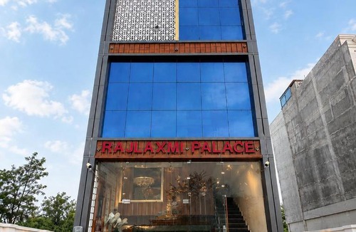 Haraiya Hotel | Hotel Rajlaxmi Palace, Unit of Hi Hospitality Group
